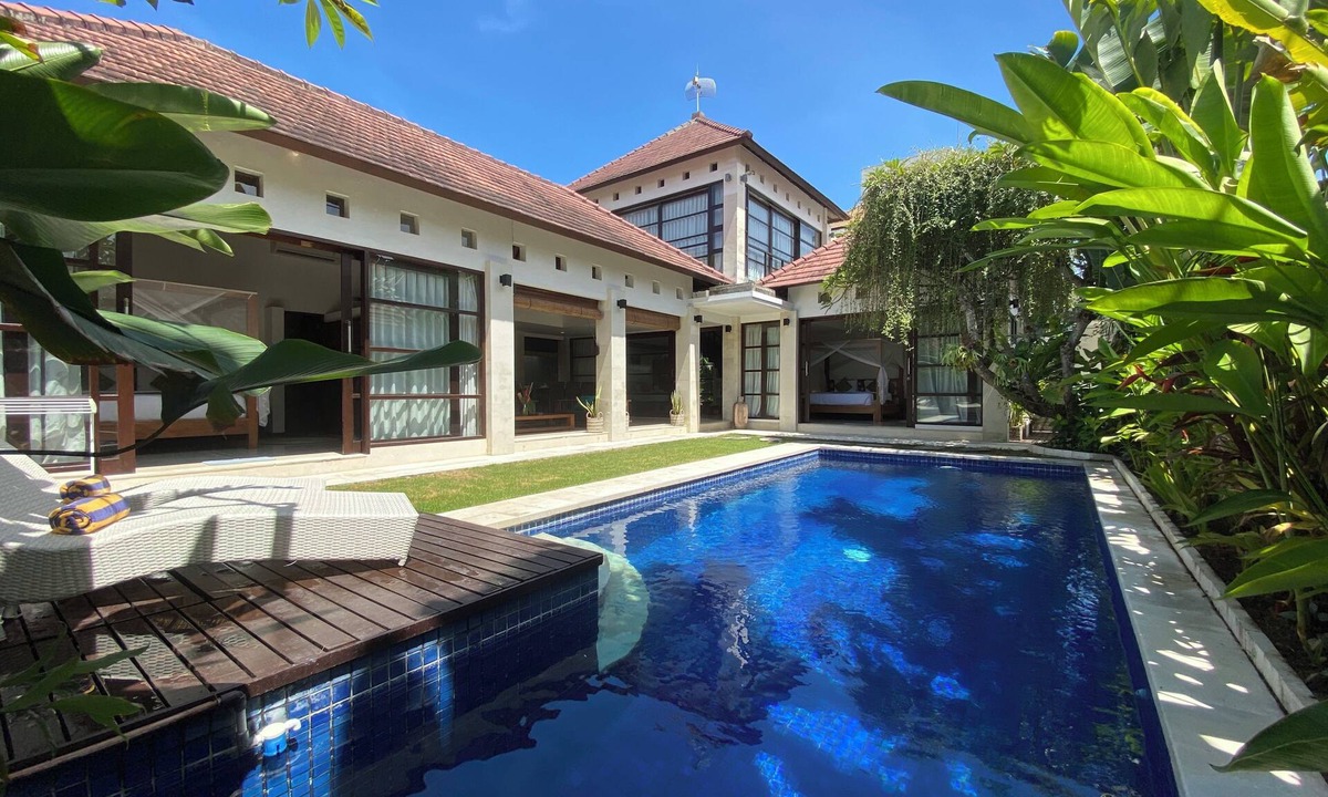 Petitenget Villa | Spacious Villa in Petitenget Top Location