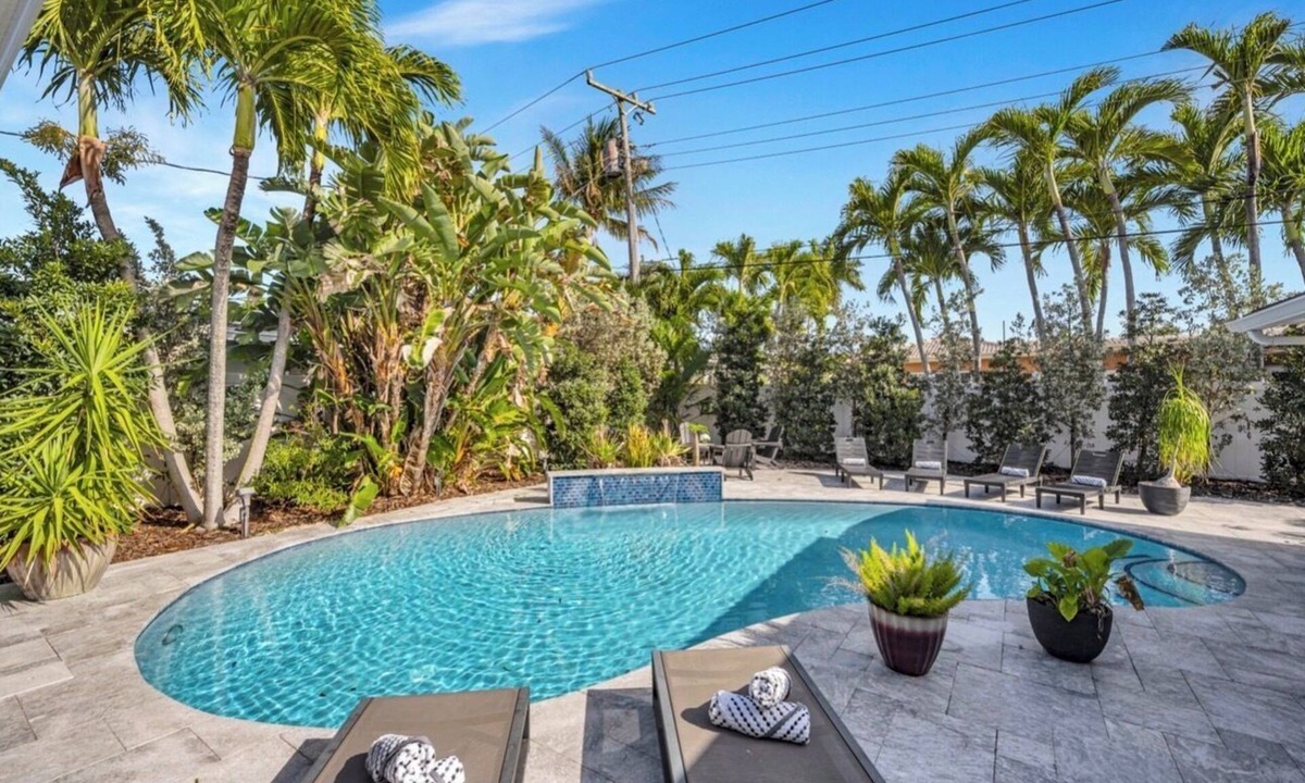 Imperial Point House | Spacious Villa With Pool & Outdoor Oasis - Close To The Beach - Sleeps 15
