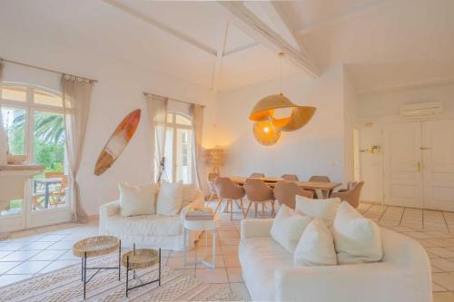 Sainte-Maxime - Saint-Tropez Apartment | Spacious Villa with Pool & A-C for 8 - Sea View