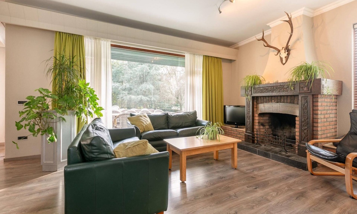 Herpen House | Spacious villa with private cinema, wellness