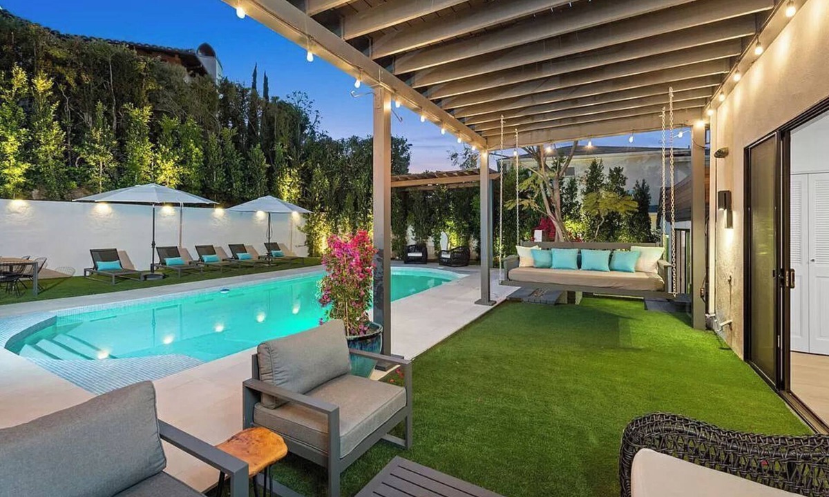 Westwood Villa | Spacious villa with 8 bedrooms and WiFi, fitness room in wonderful Los Angeles