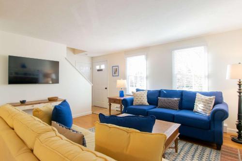 East Harwich House | Spacious w Beautiful Yard & Dogs Welcome