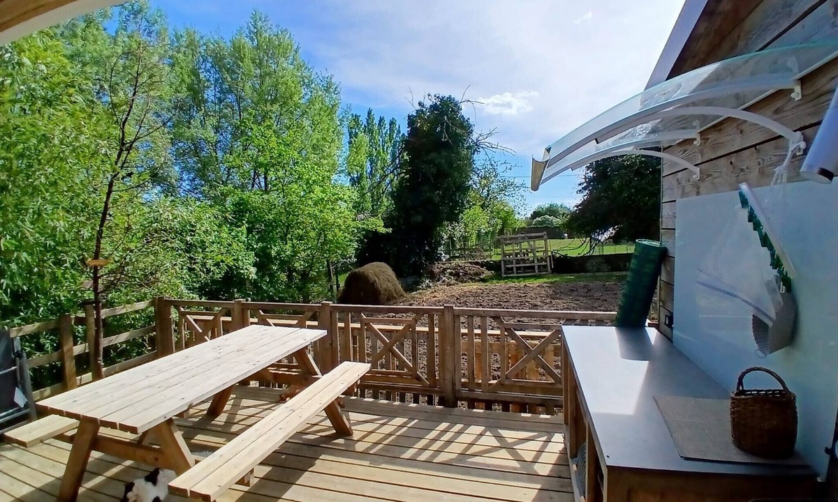 Chatillon-sur-Thouet House | Spacious Wooden Chalet with Terrace and Play Area