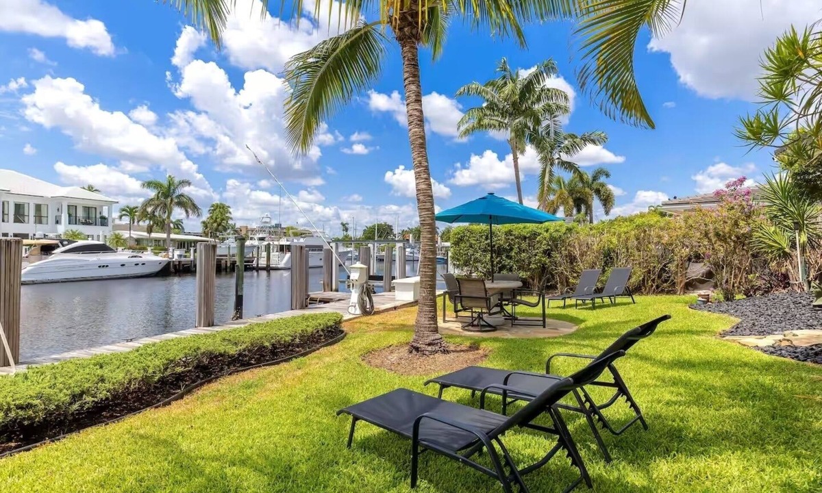 Lauderdale Harbours Villa | Spacious Waterfront Villa Near Cruise Port & Beaches