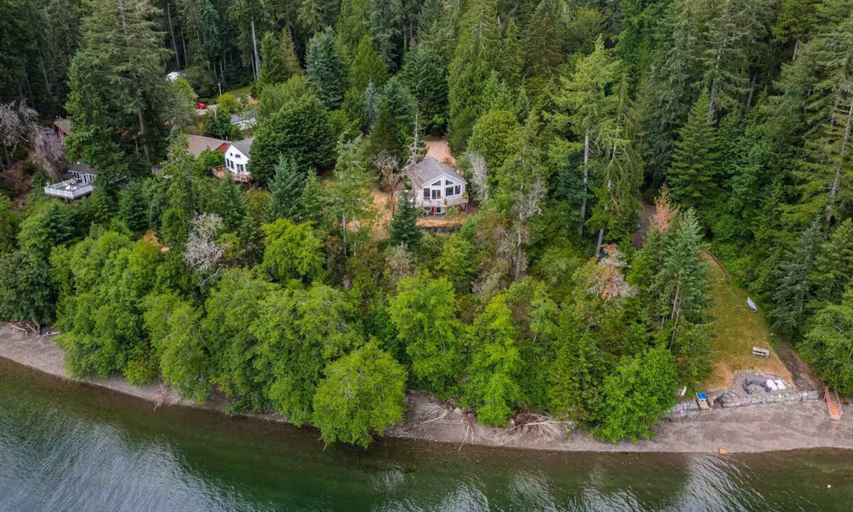 Grapeview House | Spacious Waterfront Gathering w/ Private Beach on the Puget Sound Nature Retreat