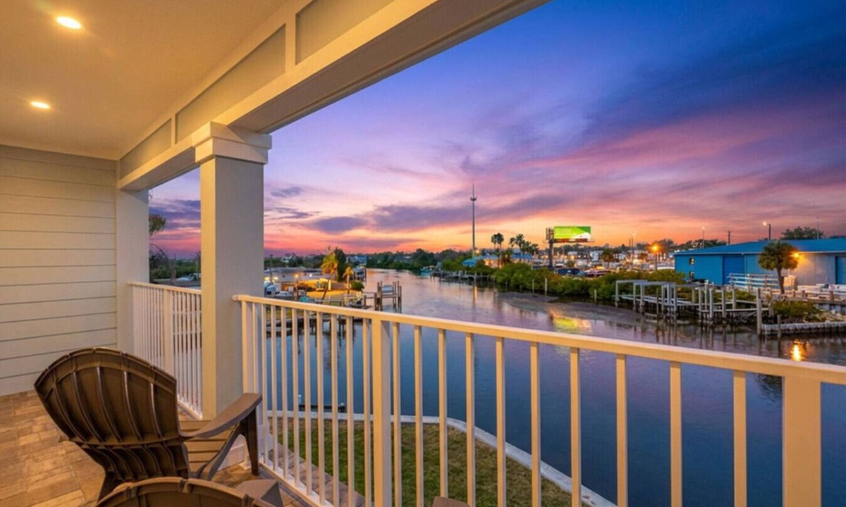 Tampa House | Spacious Waterfront Home Near Downtown Tampa