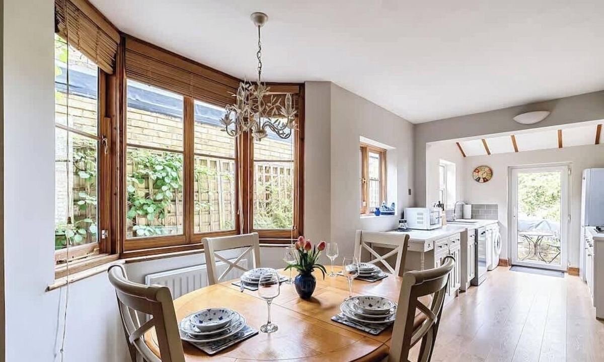 Windsor House | Spacious Windsor Stay w/Garden & Parking