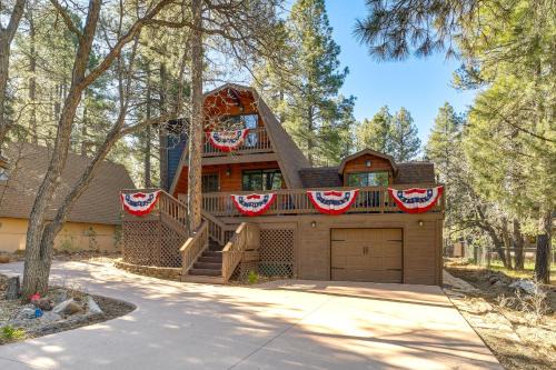 Munds Park House | Spacious Yard & Deck! Great Space in Munds Park