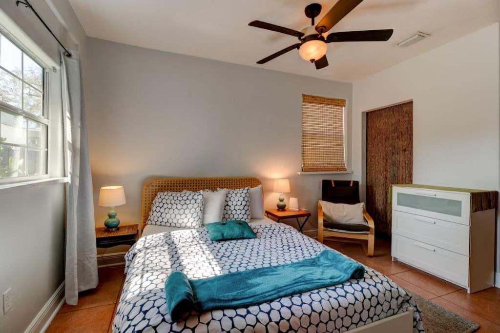Kingston House | Spanish Bungalow Guest House
