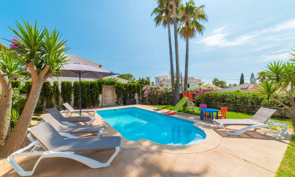 Badia Blava House | 🌴 Spanish villa with all-year wellness comfort 🌴