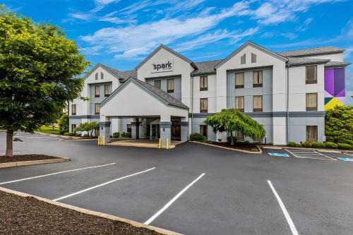 Florence Hotel | Spark by Hilton Cincinnati Airport South