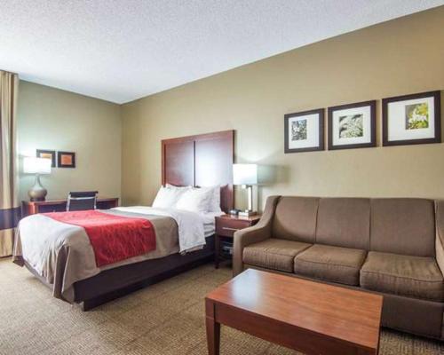 Grain Valley Hotel | Spark by Hilton Grain Valley Kansas City