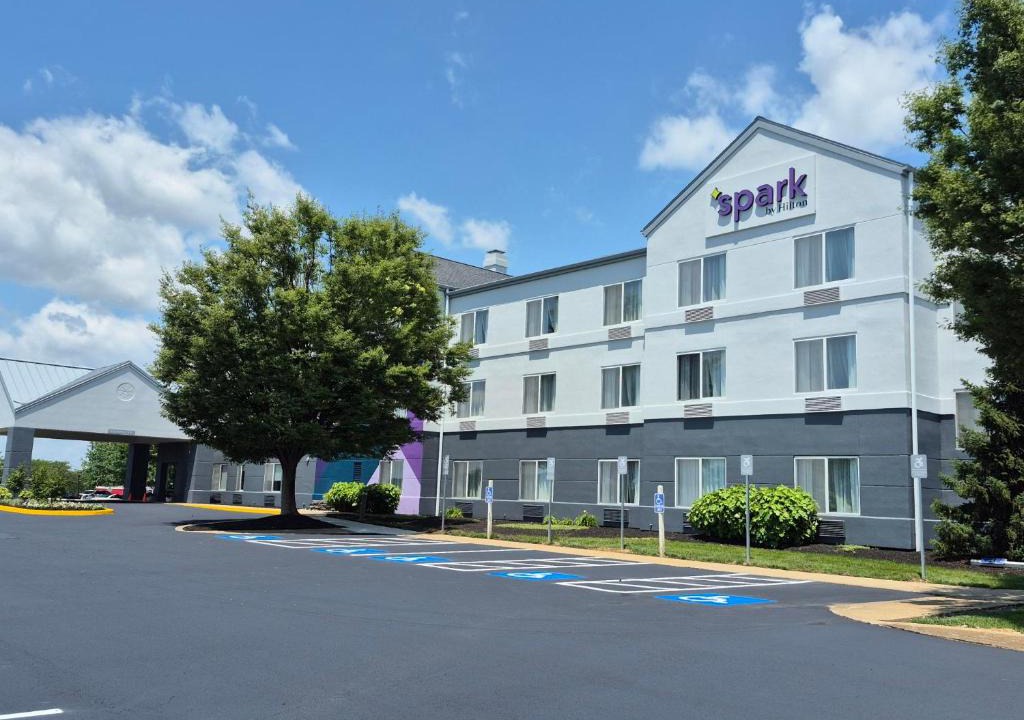 Rohrerstown Hotel | Spark by Hilton Lancaster