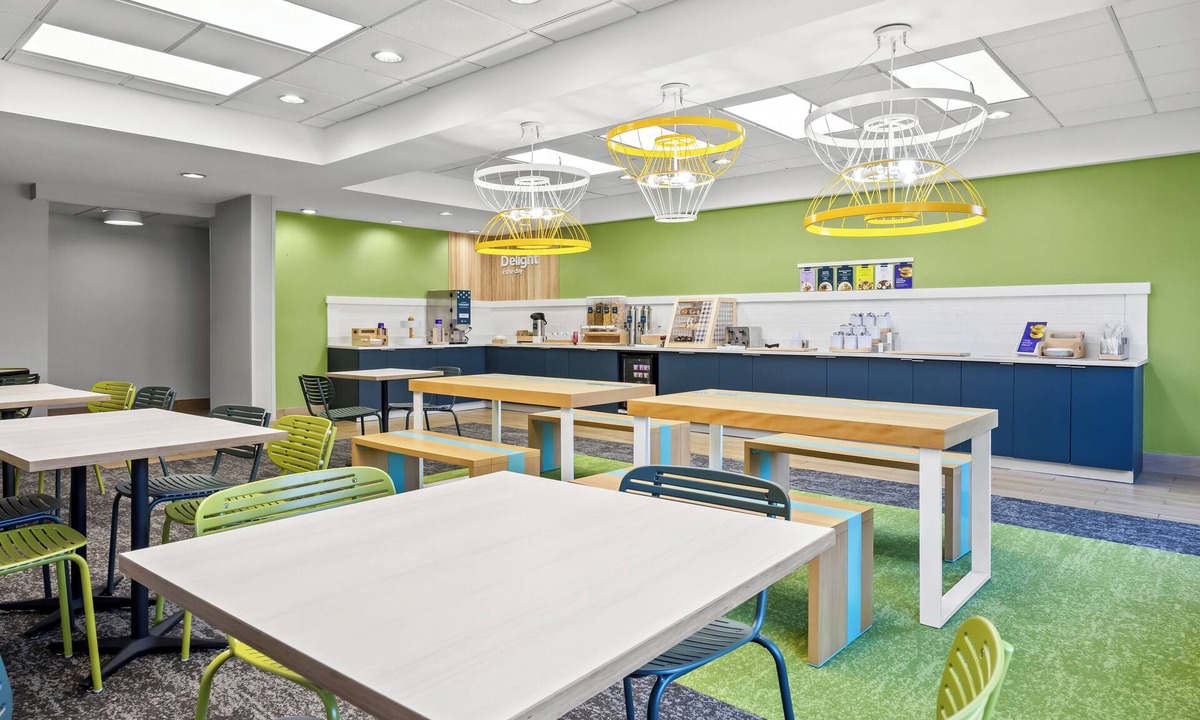 Macon Hotel | Spark by Hilton Macon North
