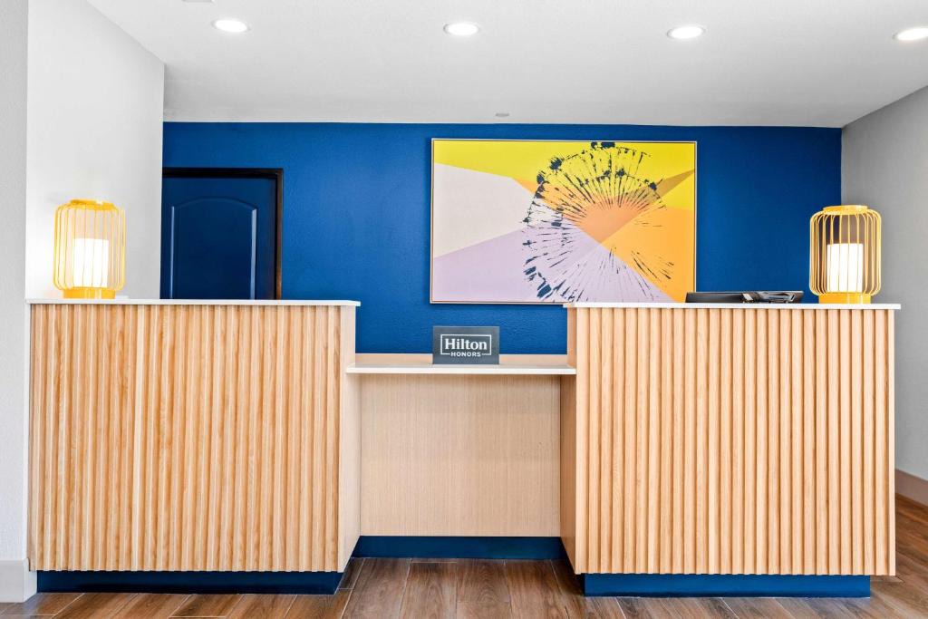 Modesto Hotel | Spark by Hilton Modesto