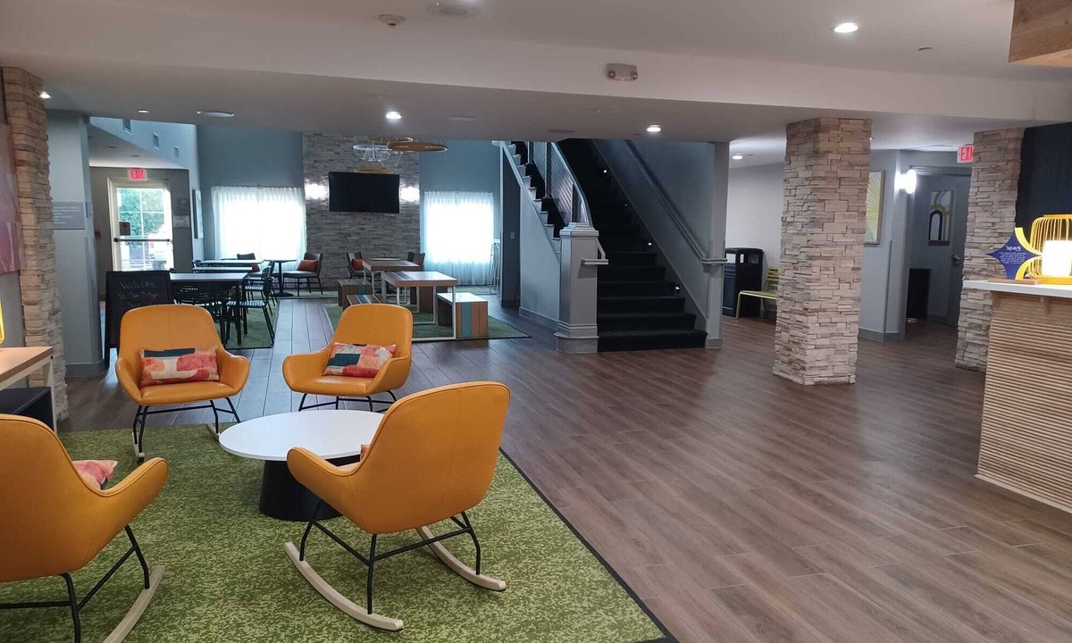 Redlands Hotel | Spark by Hilton Redlands