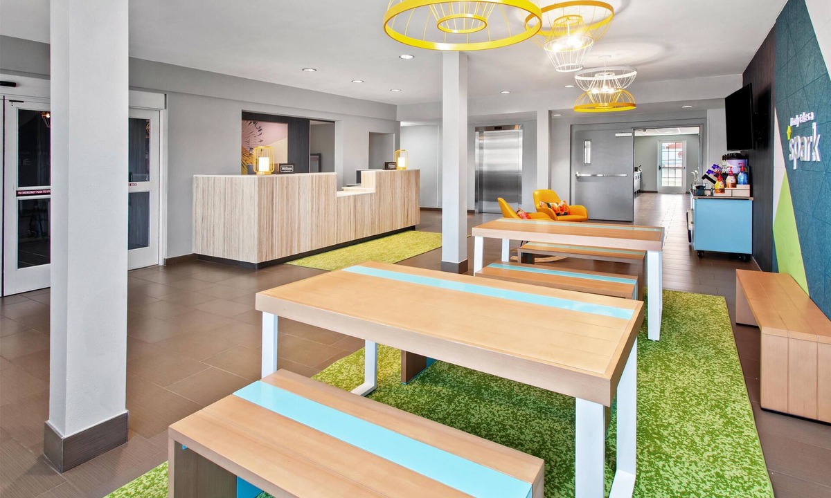 Rochester Hotel | Spark by Hilton Rochester South