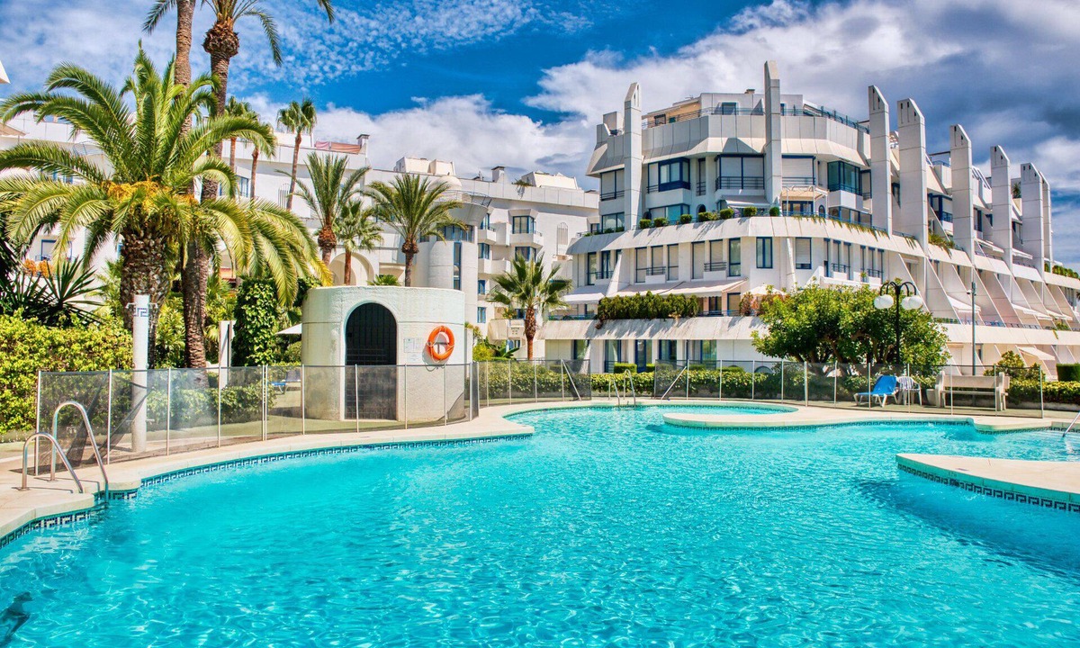 Marbella Seafront Promenade Apartment | Sparkling Clean Beach Penthouse w Private Roof Deck, Plunge Pool & Gym