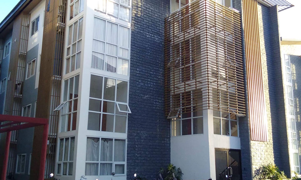 Maribago Condo | Sparkling Condo W/Free WIFI
