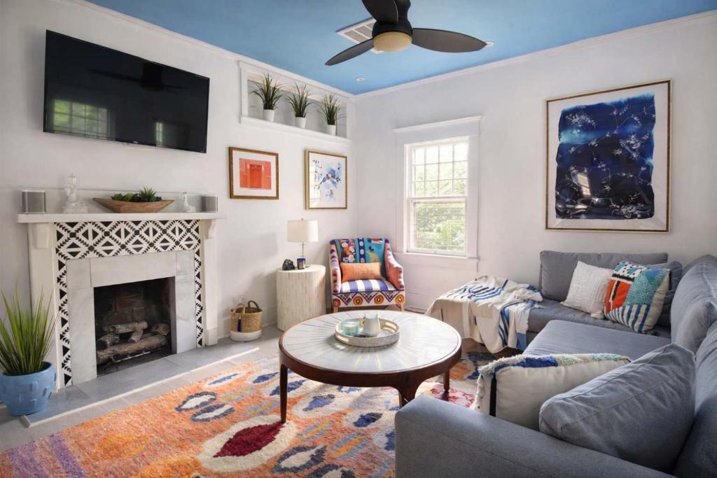 Midtown Apartment | Sparrow