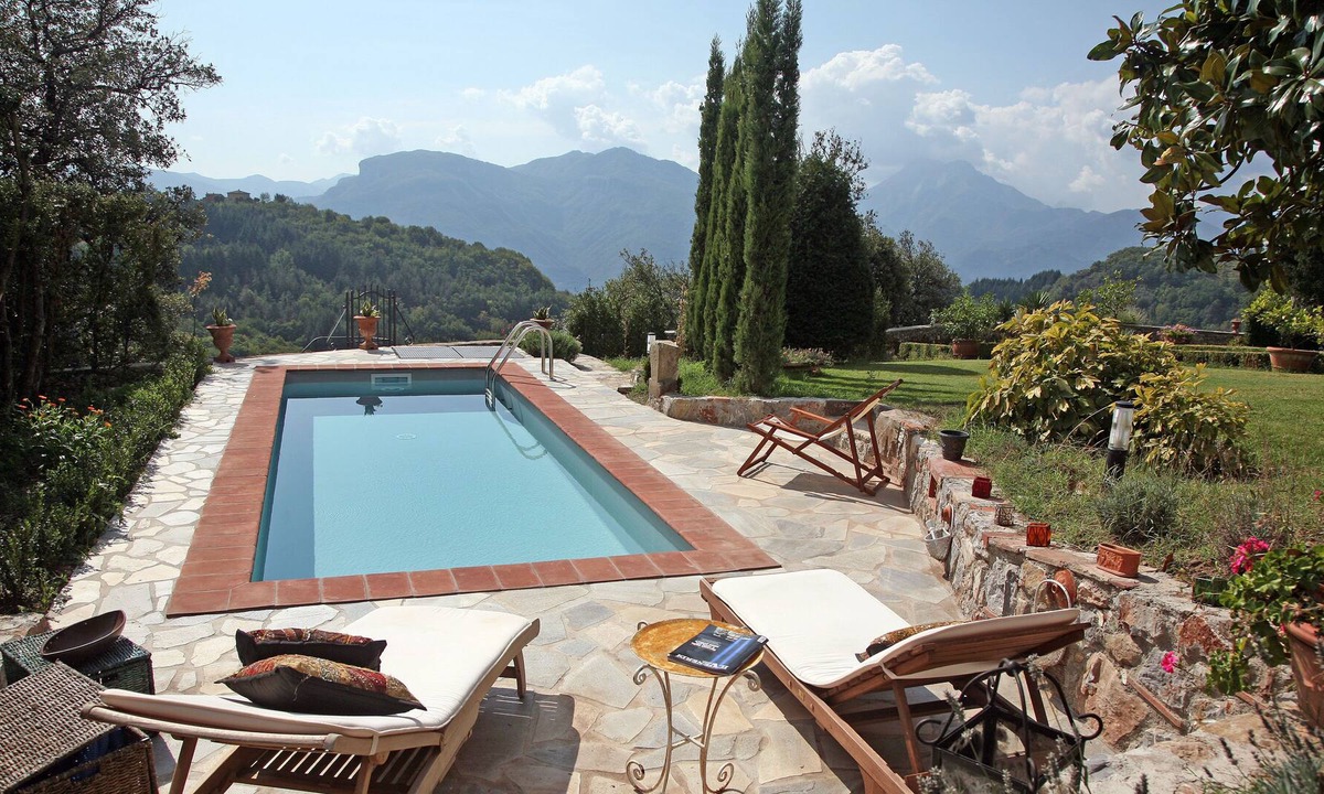 Coreglia Antelminelli House | Special 17century villa, fabulous garden, view, private pool, walk to restaurant