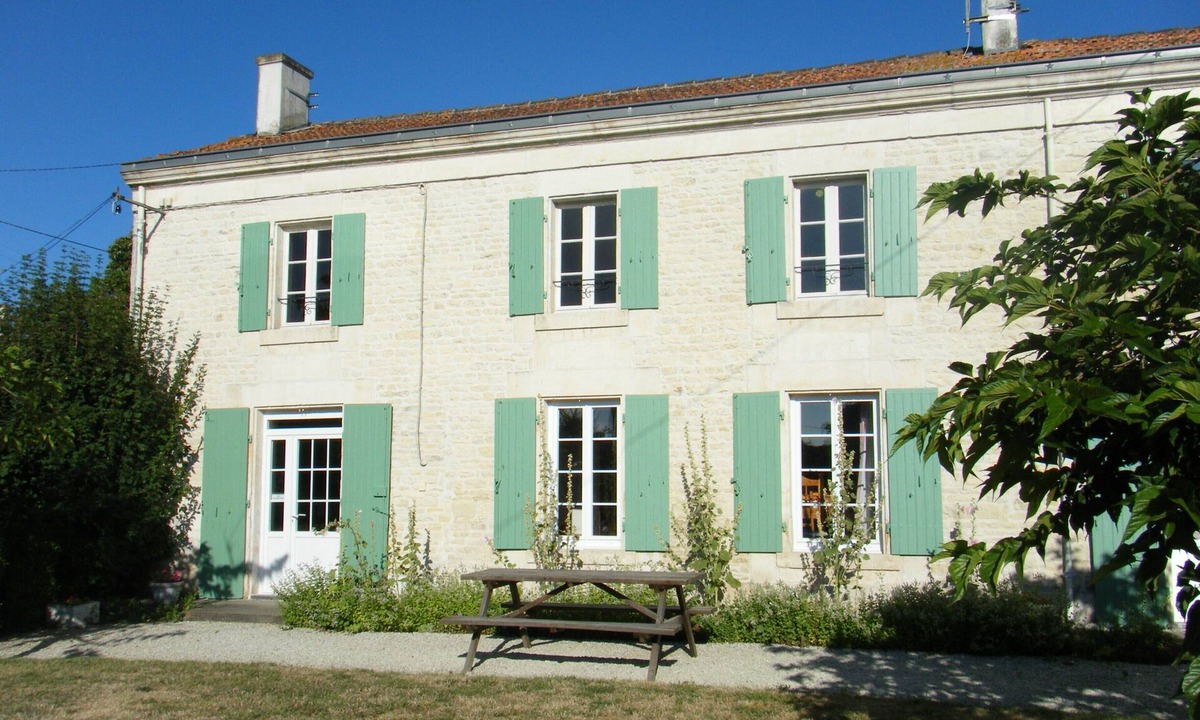 Cramchaban Villa | SPECIAL OFFER AUGUST Charentaise house in quiet village close to La Rochelle.
