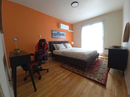 Cote-Des-Neiges—Notre-Dame-De-Grace Apartment | Special Stays! Ultimate Destination for Montreal & West Island with Fast Wi-Fi