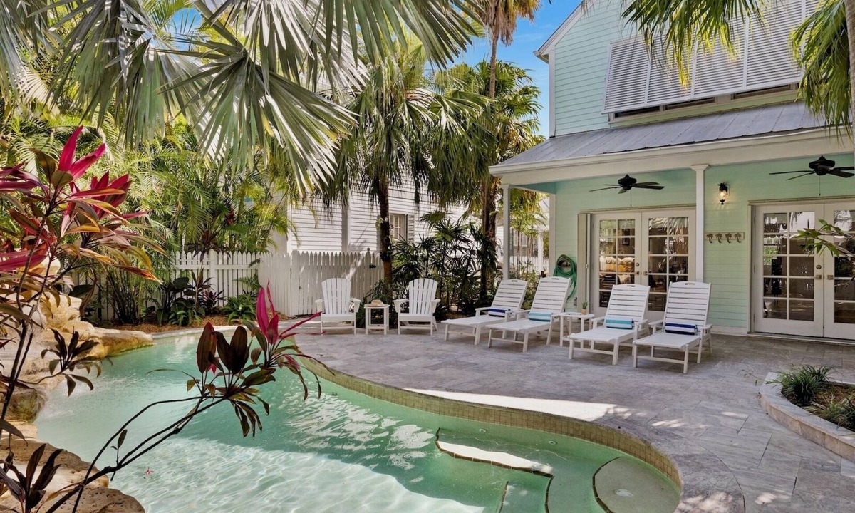 Bahama Village House | Special Summer Rates! *GARDEN OF EMMA @ THE ANNEX* Private Home & Pool