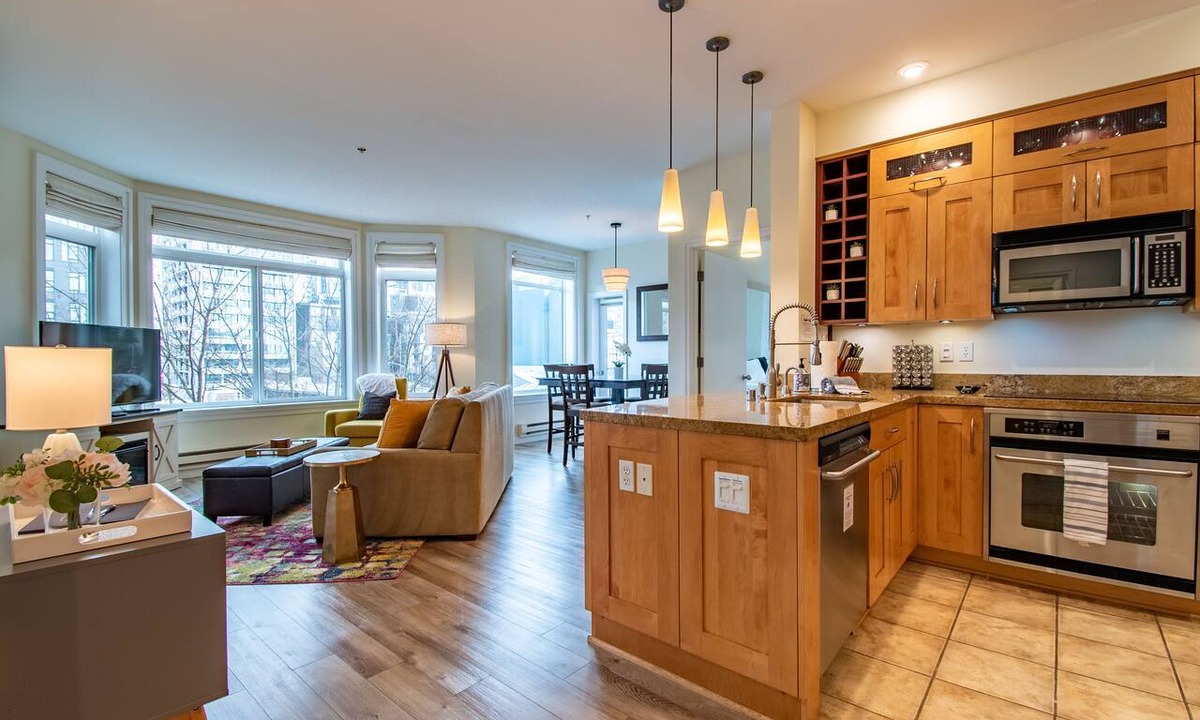 Belltown Condo | Spectacular 2bd 2bth in Heart of Seattle!