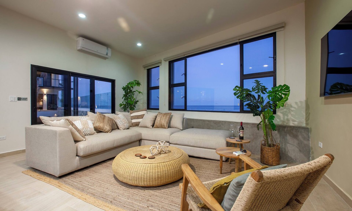 Buenavista Villa | Spectacular Beachfront Villa