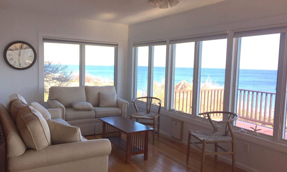 Plymouth House | Spectacular beachfront views!