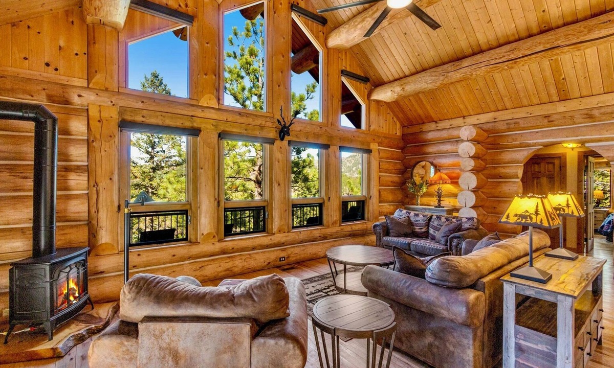 Carriage Hills House | Spectacular Mountain Views! 4Bed 4Ba; Hot Tub; 1+ Acre; Minutes to RMNP!