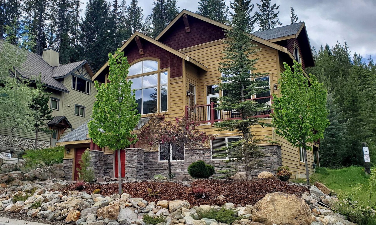 Panorama House | Spectacular Mountain Views | Private Hot Tub | Fire Pit | Central A/C