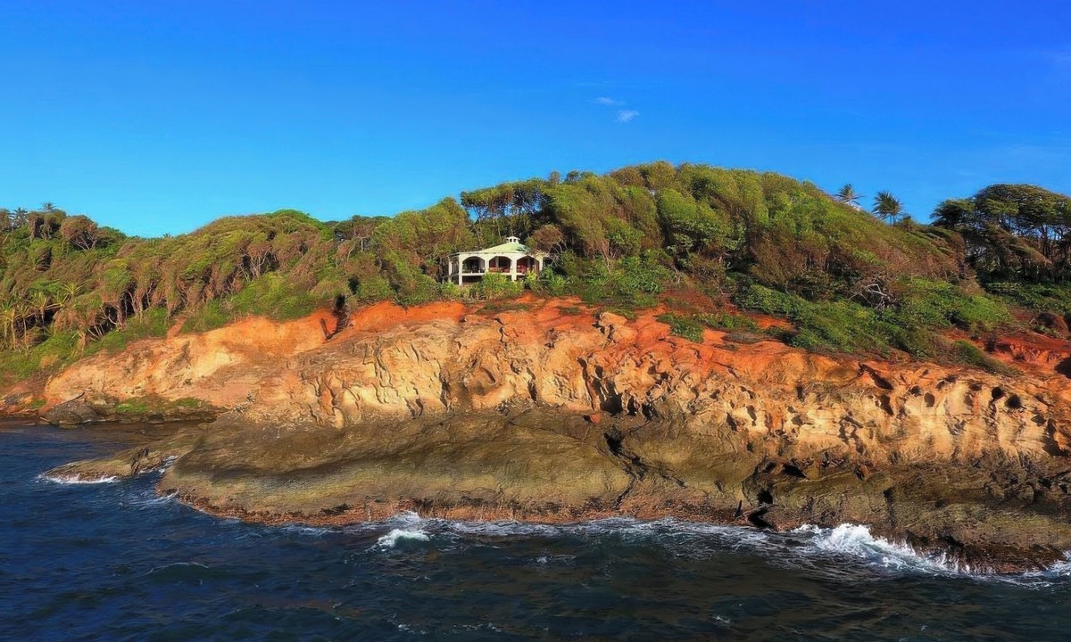 Calibishie Villa | Spectacular Private Ocean-Front Estate-Villa & Cottage
