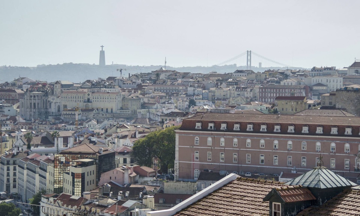 Lisbon Old Town Apartment | Spectacular View and Lower Rio 2BD APT * CENTRAL *