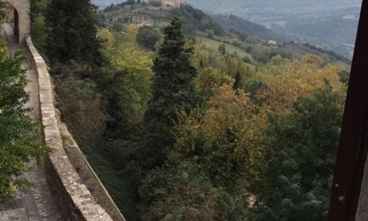 Todi House | Spectacular Views - Charming House in Central Todi