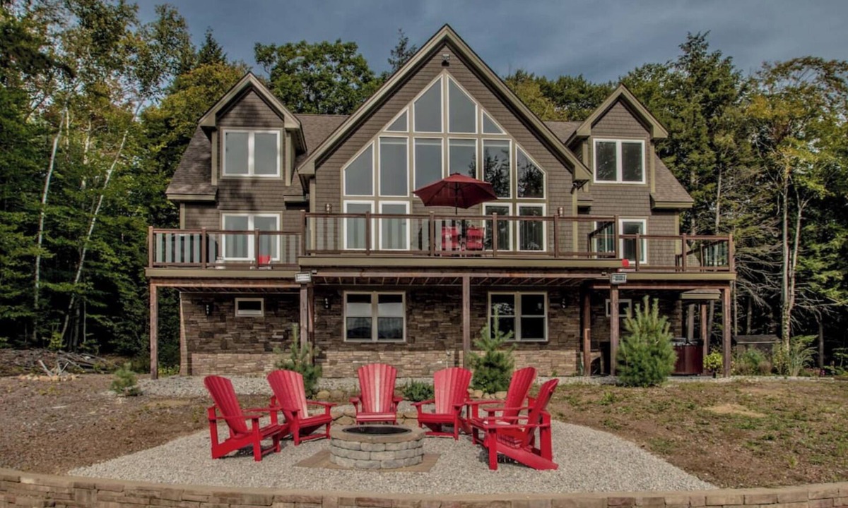 Intervale House | Spectacular Views, Private Estate , Hot Tub, Close to Everything