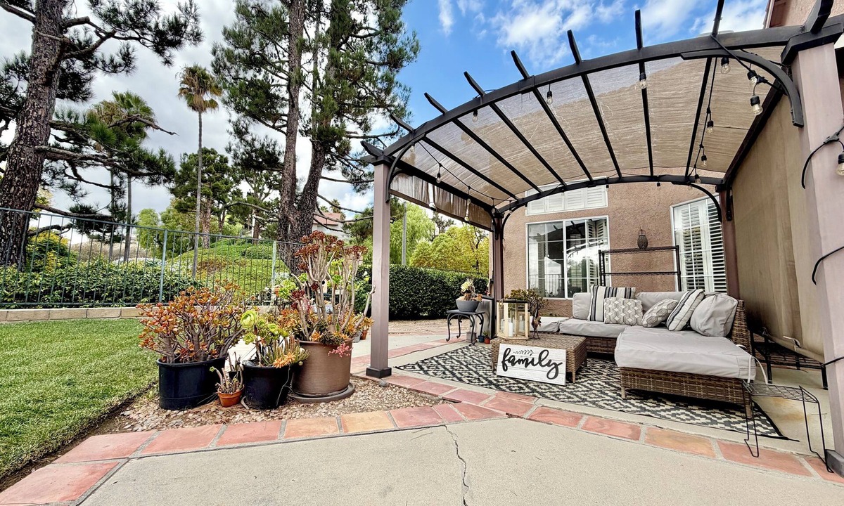 Bonita House | Spectacular Views with Spa-Like Master Retreat & Short Drive to L.A, Beaches