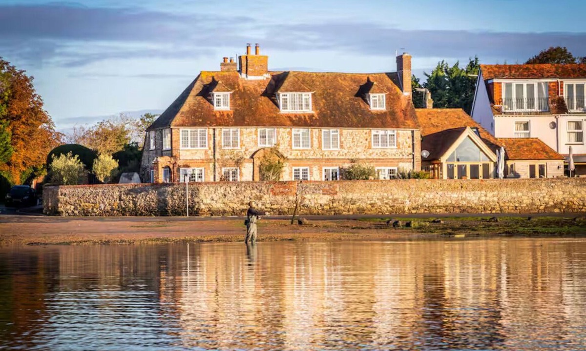 Bosham House | Spectacular Waterfront Home - Pass the Keys