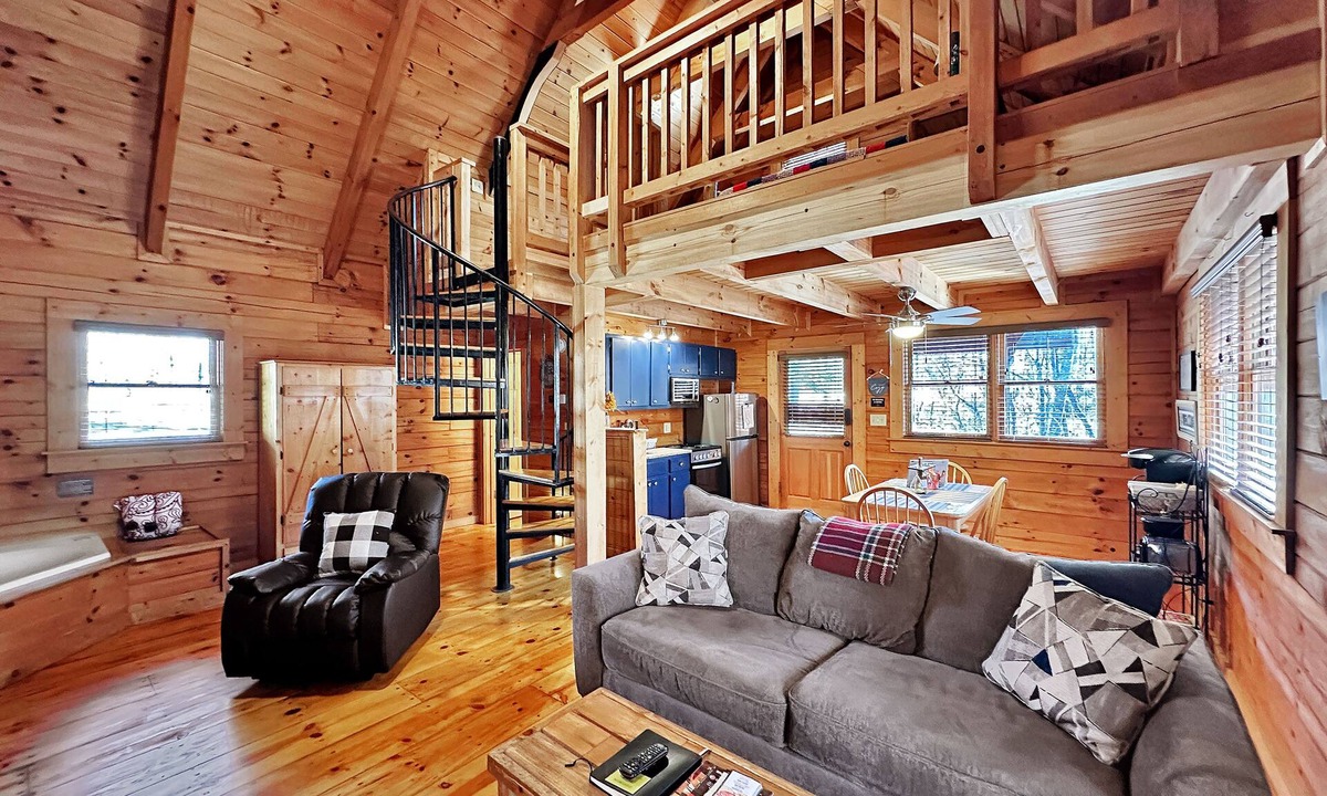 Pine Mountain Valley Cabin | Spend Independence Day at The Deer- Fiber Wifi! - Close to Callaway Gardens