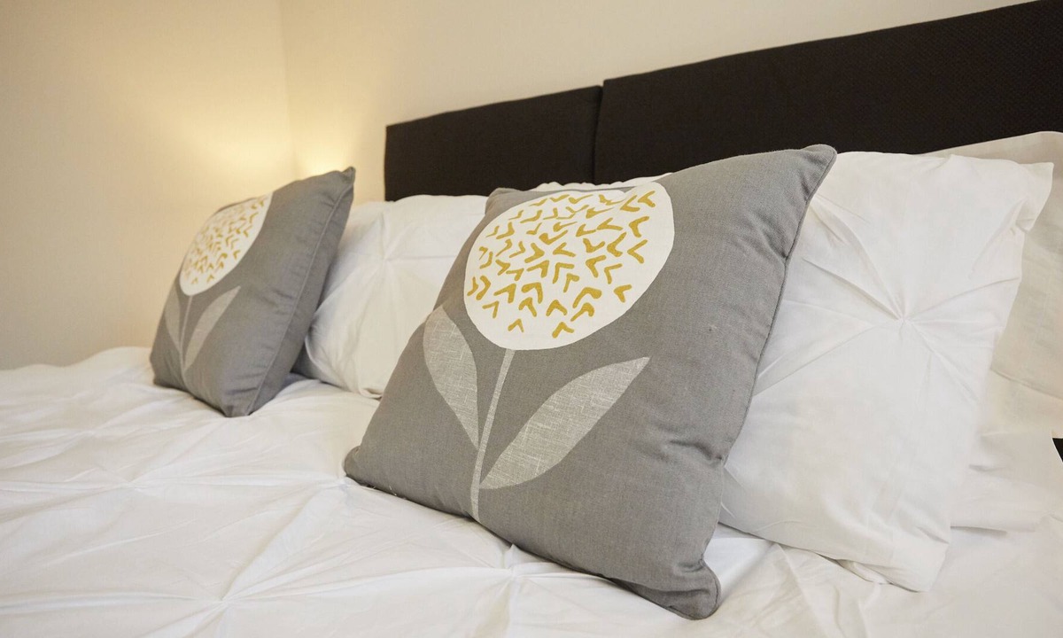 Southampton Apartment | Spire View Apartment