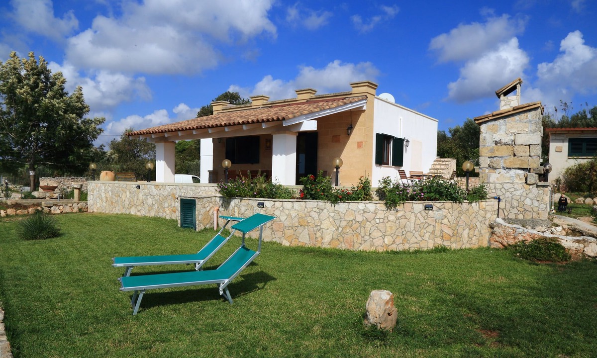 Marina di Pescoluse Villa | splendid independent villa in the Mediterranean scrub