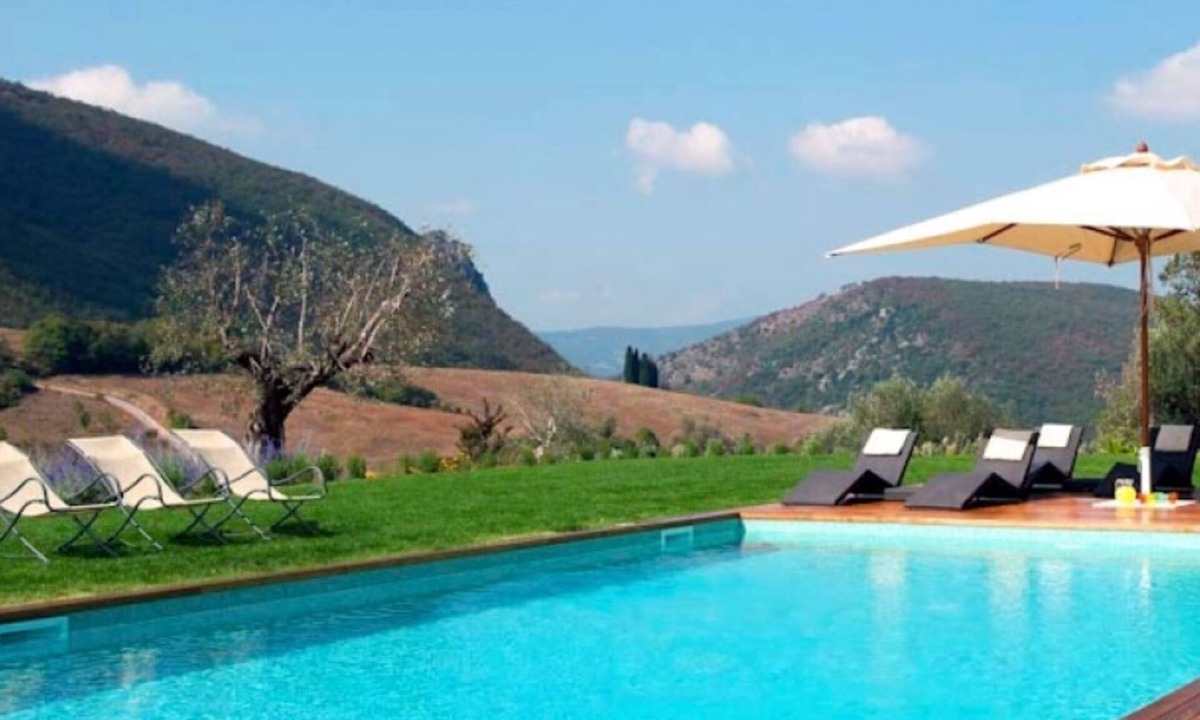 Montelaguardia Villa | Splendid luxury villa inside a large estate. Heated private pool