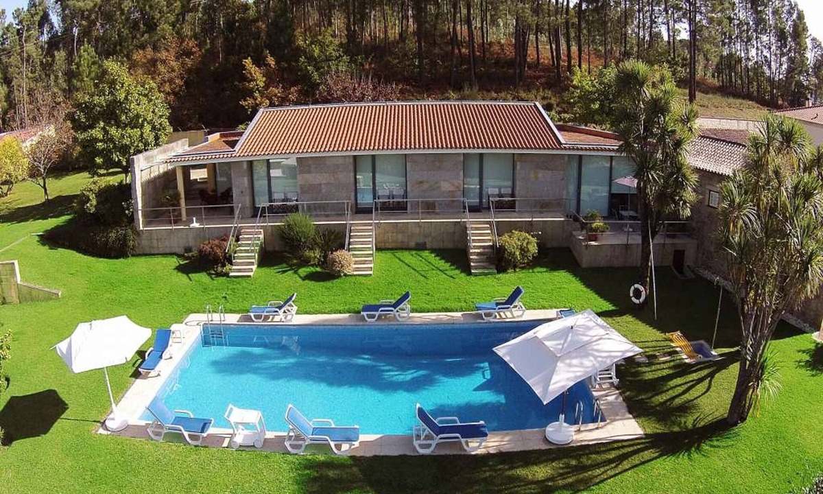 Rubiaes Villa | Splendid Ponte de Lima Villa | 6 Bedrooms | Villa Coura Coura | Valley Views