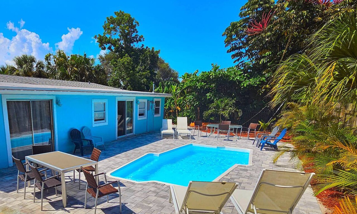 Palm Beach Gardens Apartment | Splendid Private Suite, Heated Pool, Kayak 5min 2 Juno Beach & Baseball Stadiums