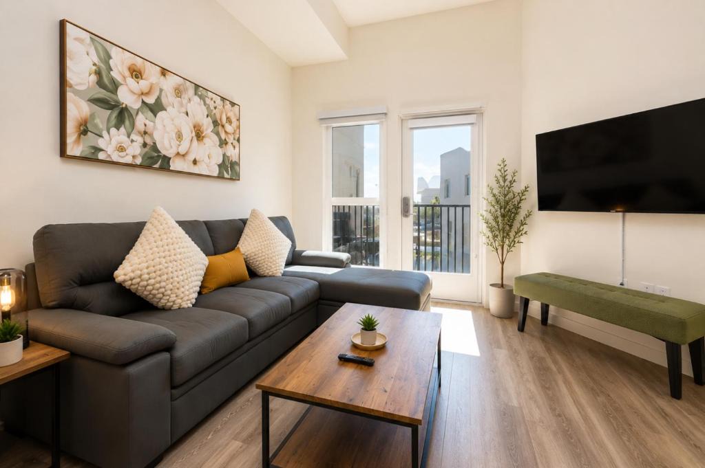 NoHo Arts District Apartment | Splendid Sky Suites