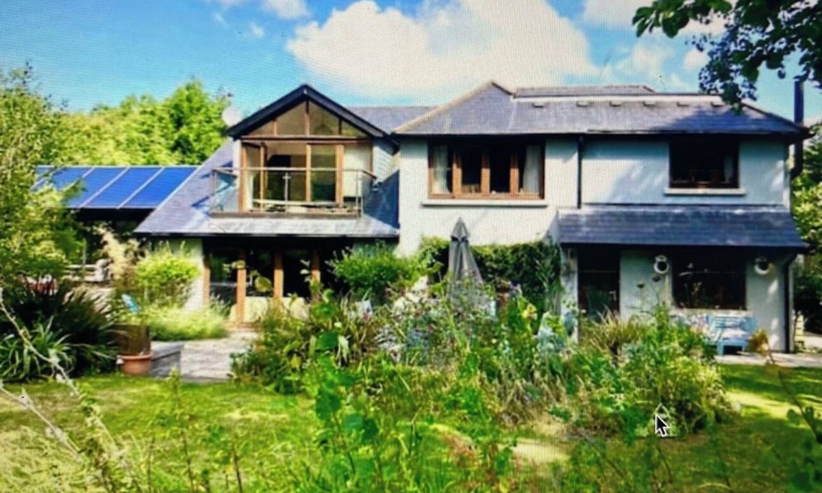 Ryde House | Splendid, spacious 6+ Bedroom holiday home with Hot Tub and Annex. Isle of Wight