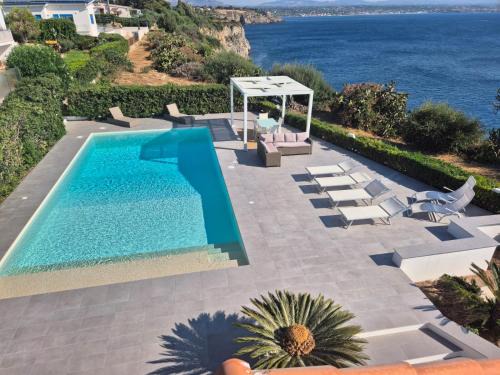 Terrasini Villa | Splendida Villa con vista mozzafiato e piscina