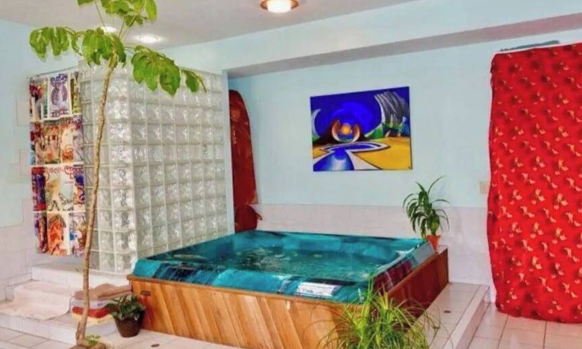 Springfield House | Sports complex w/Hot Tub located near Scheels Sports Park and Lincolns home!