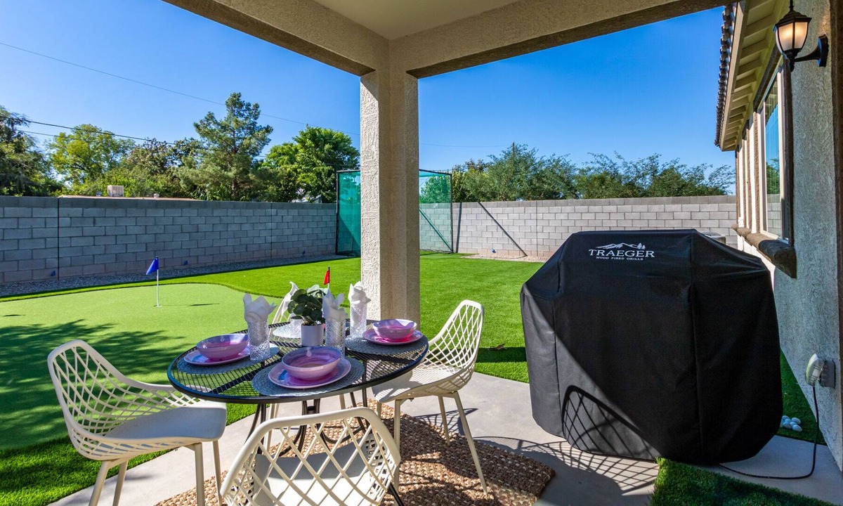 Glendale House | Sports Lovers Walk To Fun! Golfers Paradise!